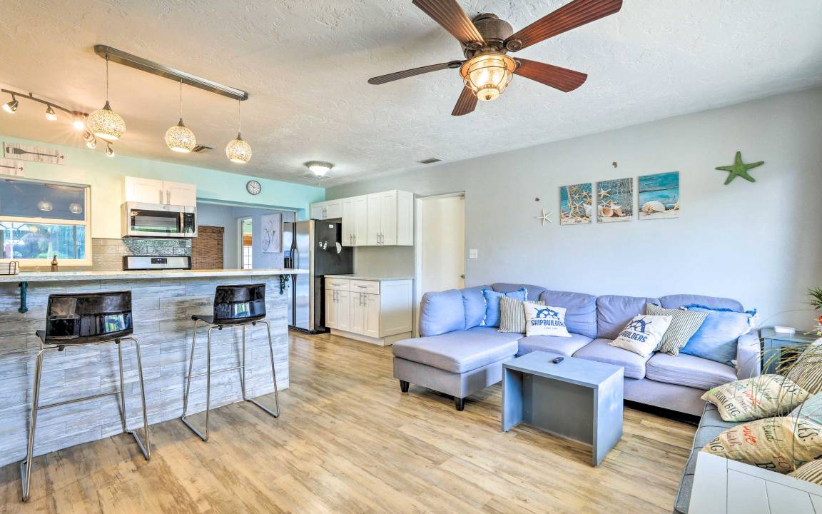 Photo of Livingroom in Bayshore Gardens