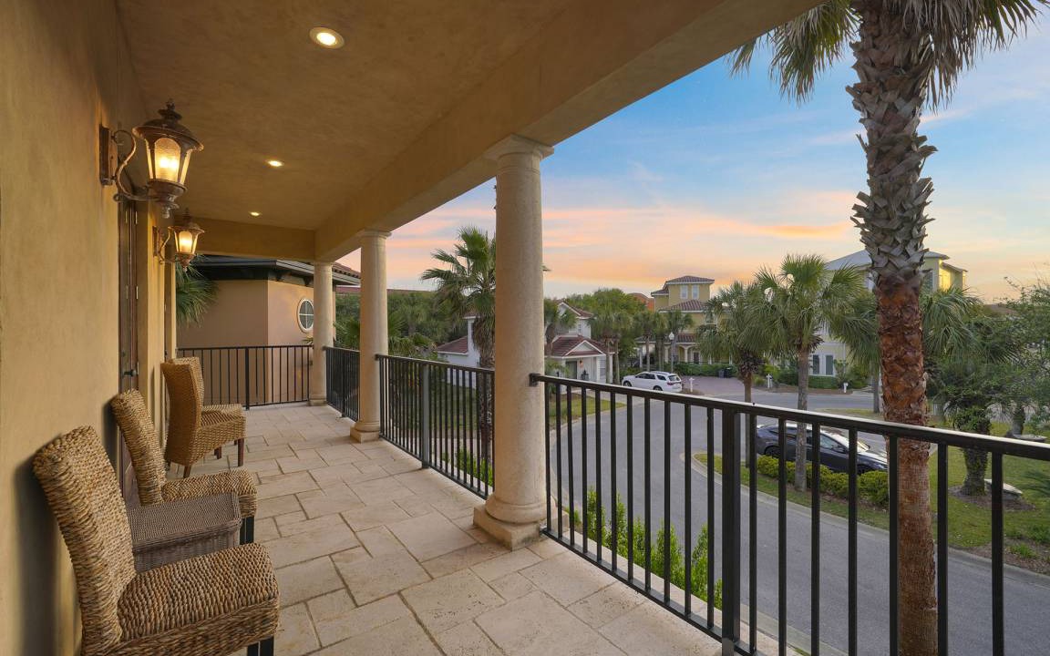 Photo of Patio Balcony in Emerald Waters Village