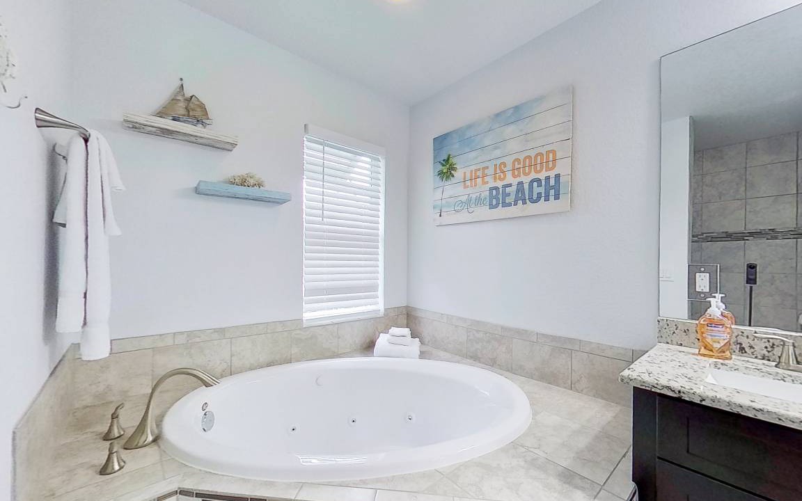Photo of Bathroom in Trafalgar