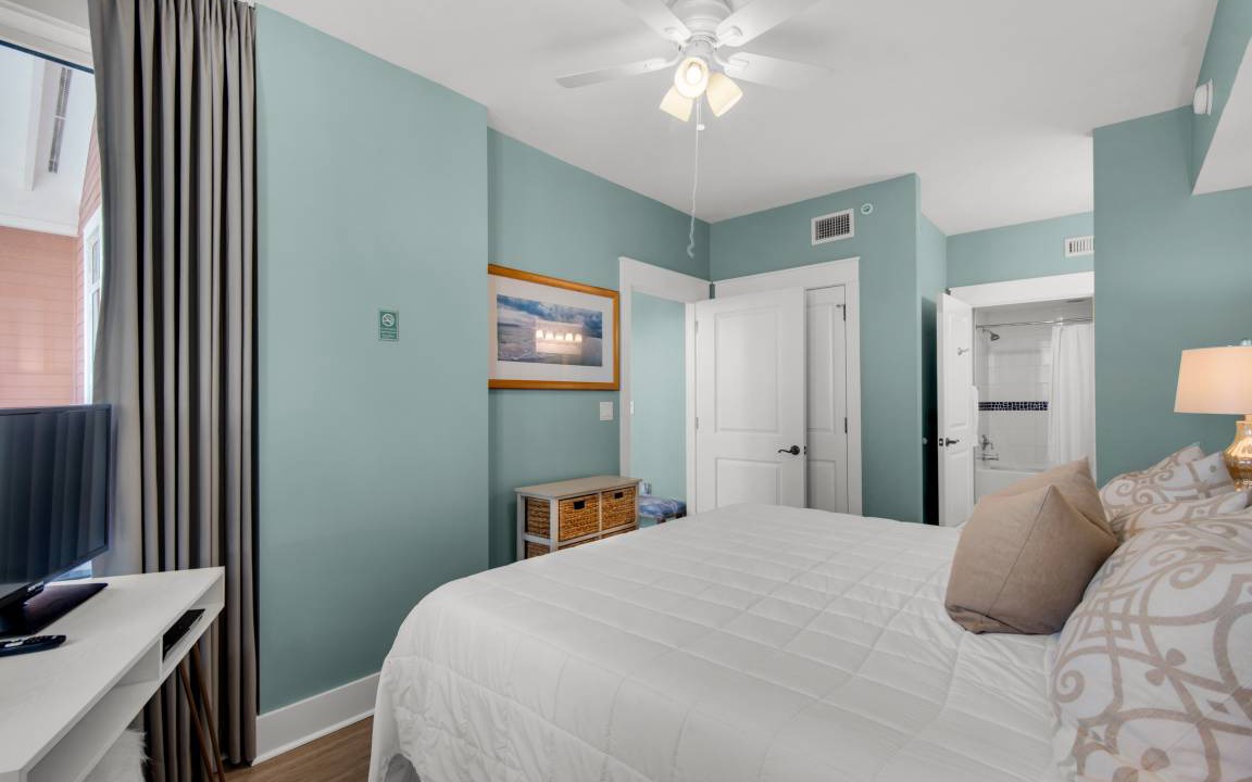 Photo of Bedroom in Baytowne Wharf