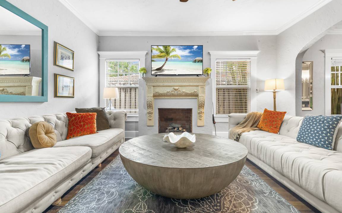 Photo of Livingroom in Palm Beach - West Palm Beach