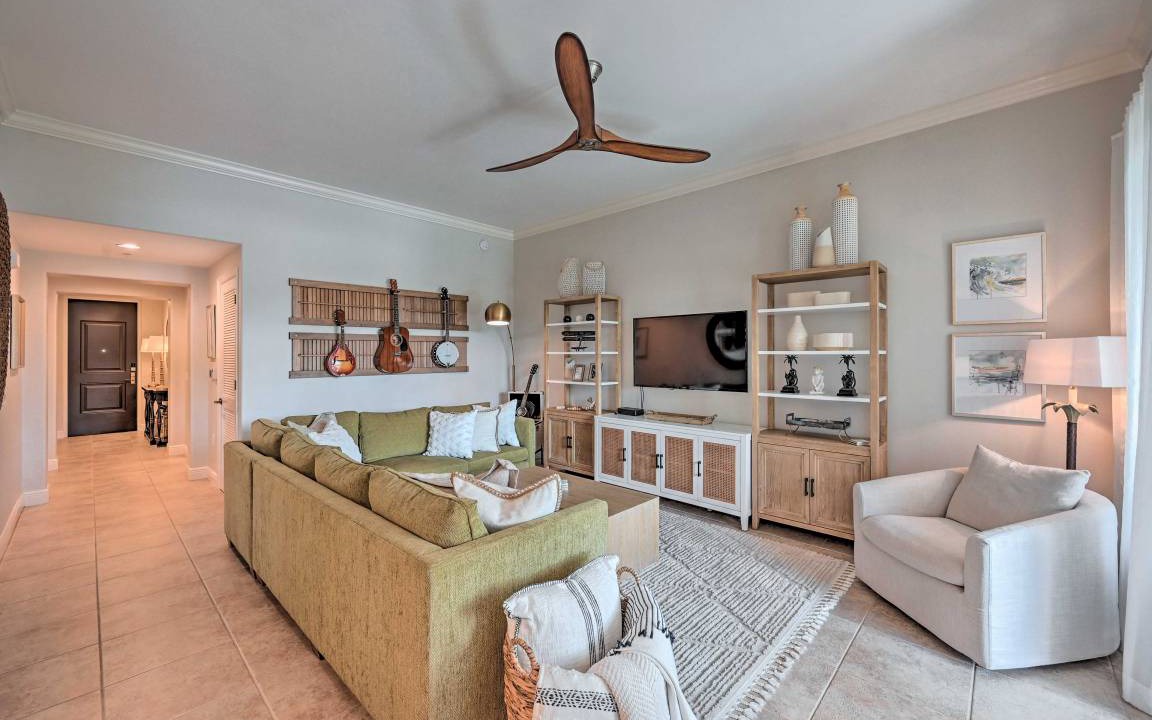 Photo of Livingroom in Royal Harbor