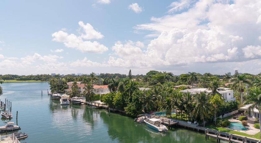 Photo of Others in Bay Harbor Islands