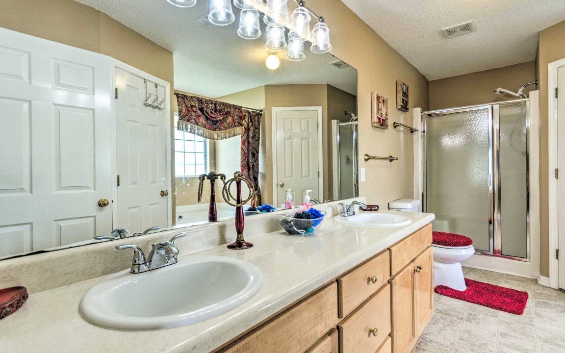 Photo of Bathroom in Northwest Pensacola