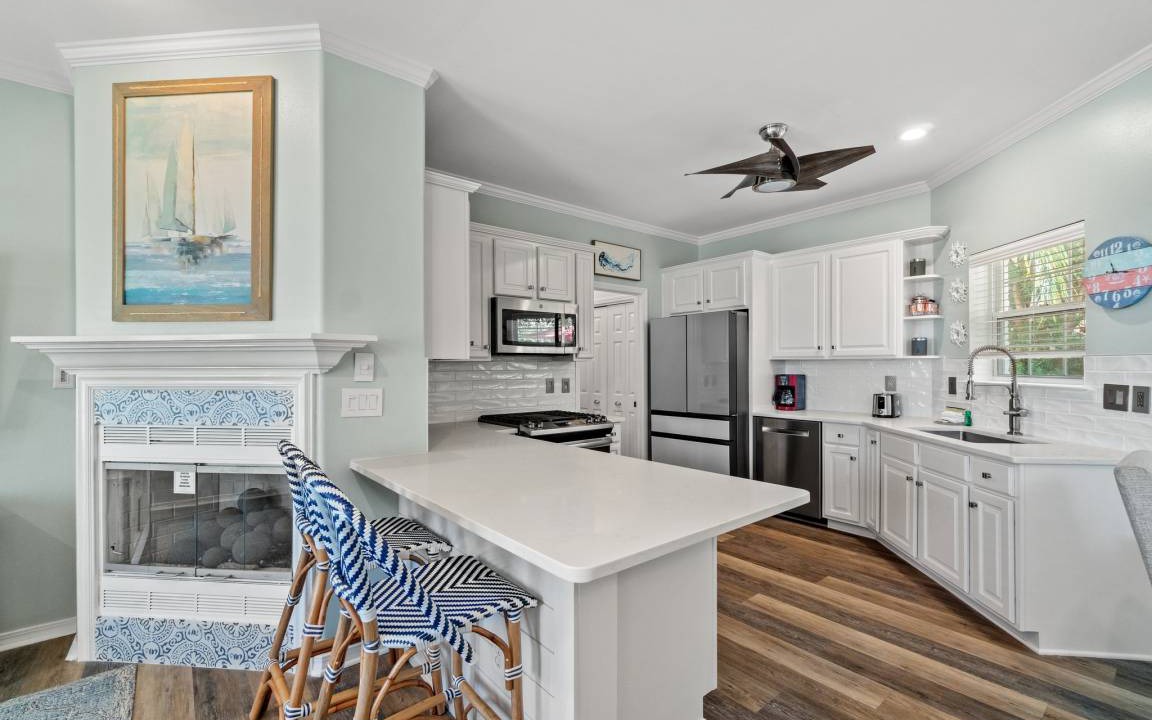Photo of Kitchen in Avalon Beach Estates