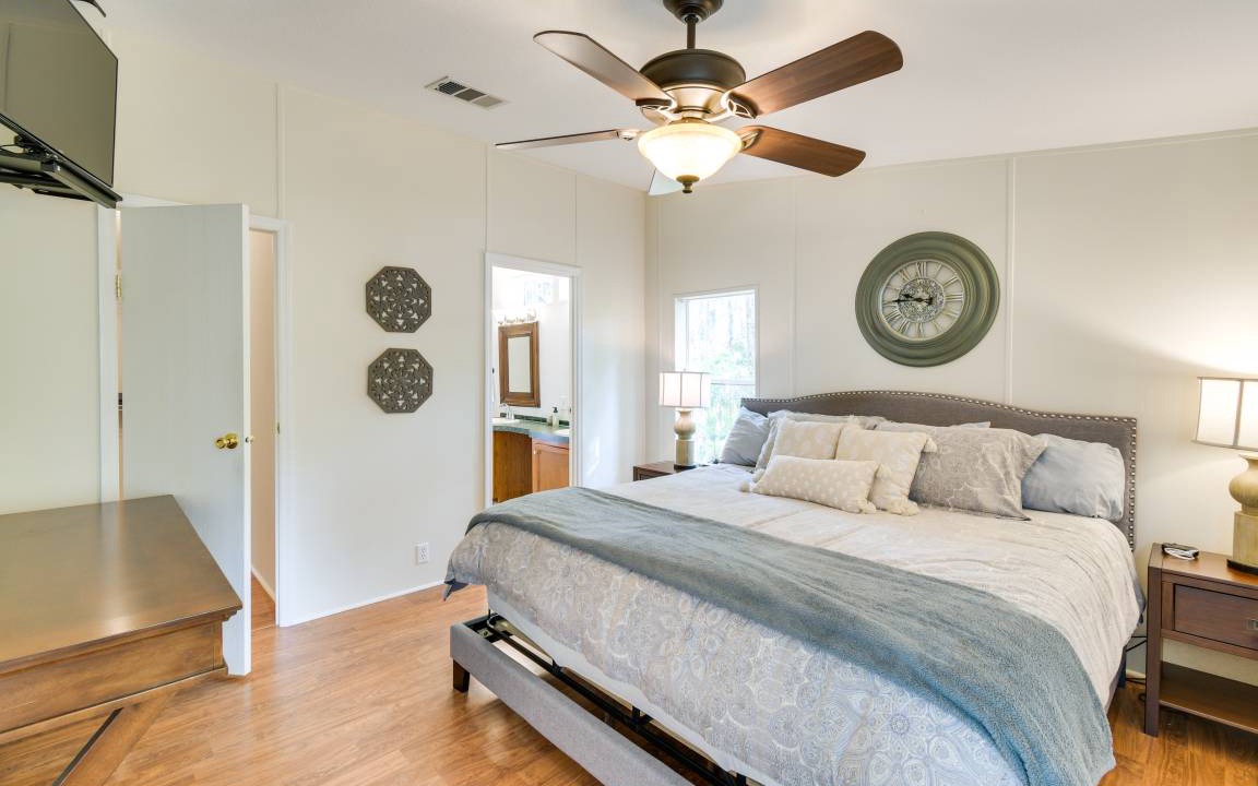 Photo of Bedroom in Doctors Inlet