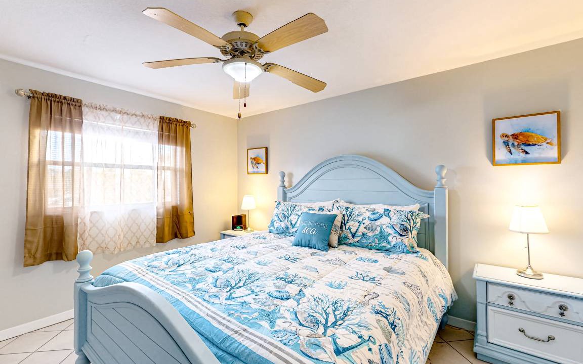 Photo of Bedroom in Redington Beach