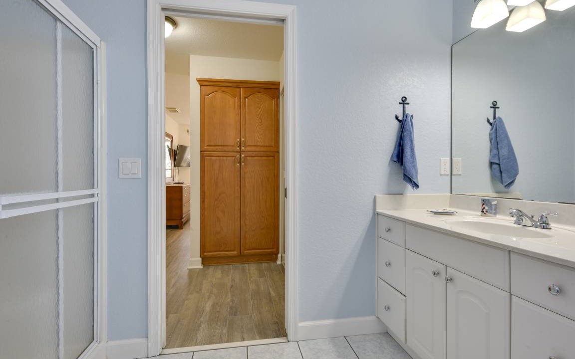Photo of Bathroom in Nettles Island