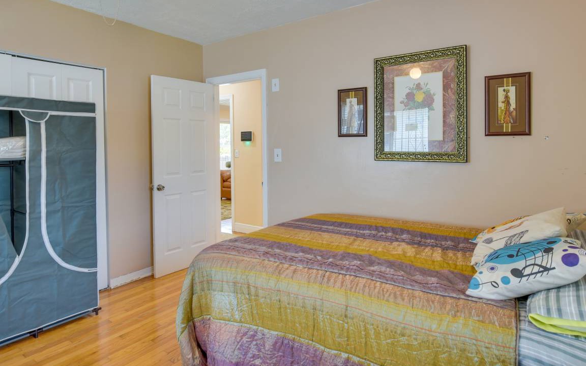Photo of Bedroom in El Portal
