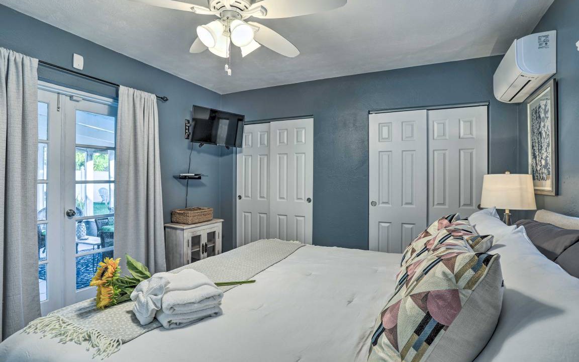 Photo of Bedroom in South Pinellas Community Council