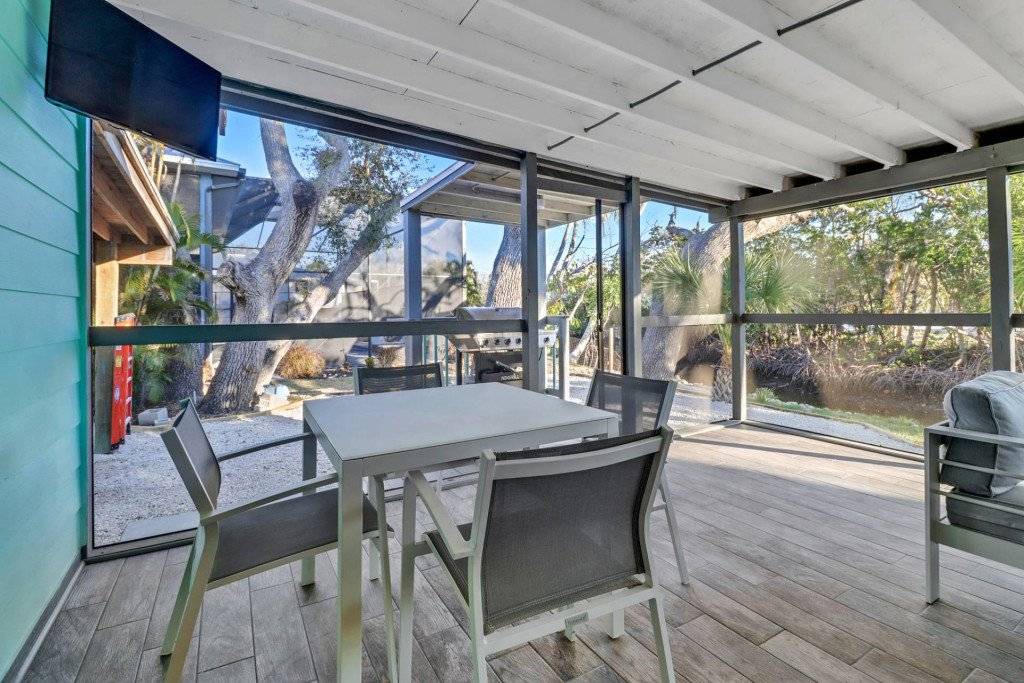 Photo of Patio Balcony in Mid Island