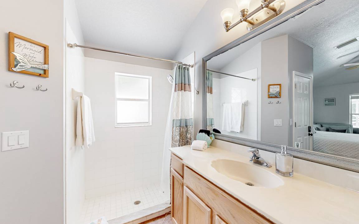Photo of Bathroom in Lakewood Park