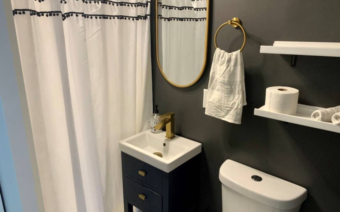 Photo of Bathroom in Sunshine Park