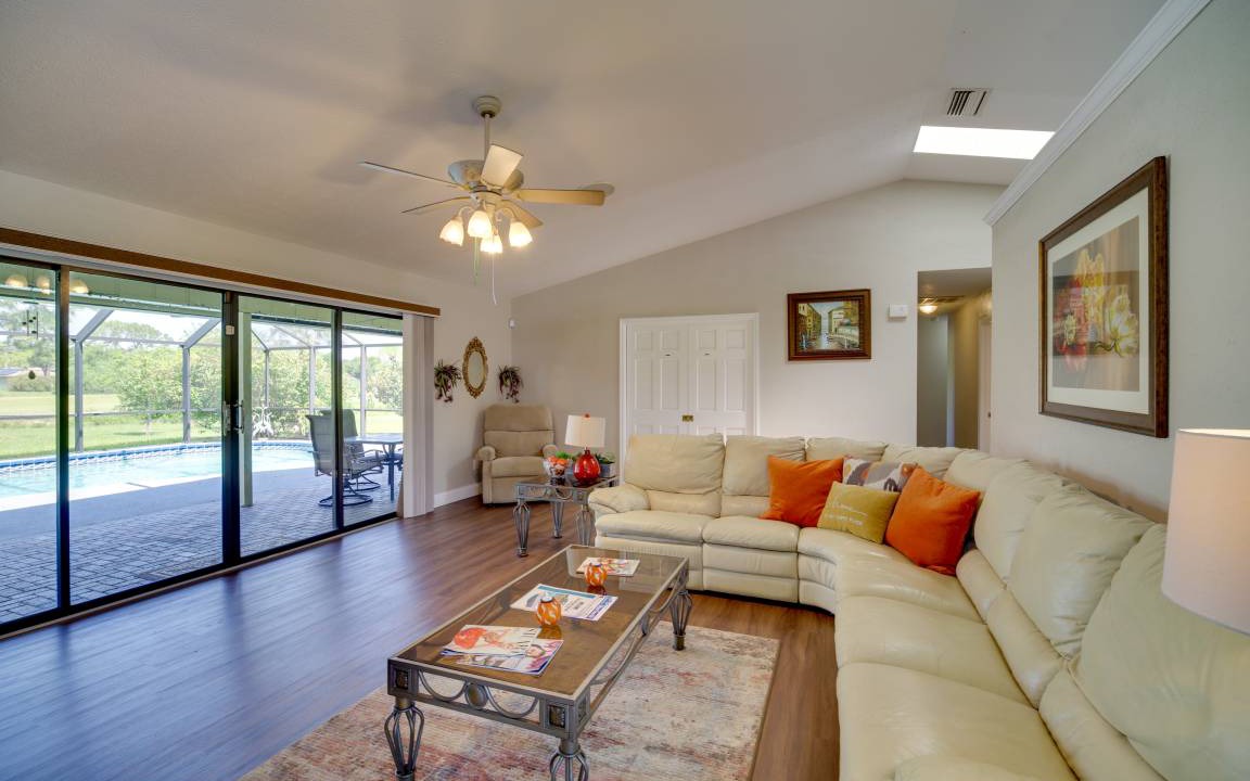 Photo of Livingroom in Lakewood Park