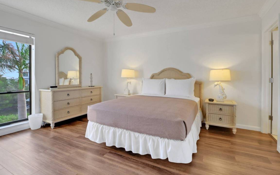 Photo of Bedroom in Mid Island