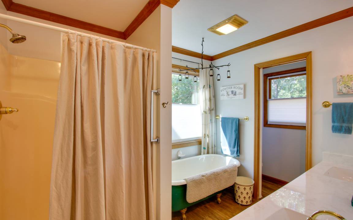 Photo of Bathroom in Killen