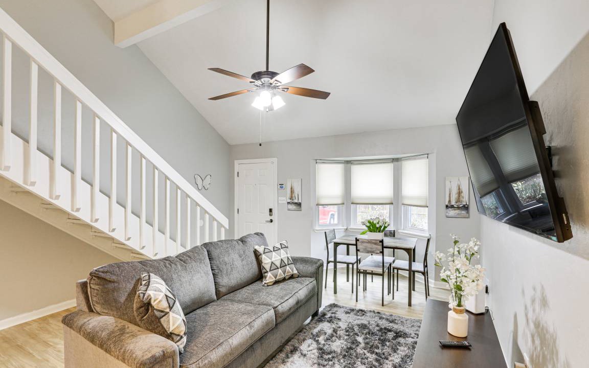 Photo of Livingroom in Tallahassee