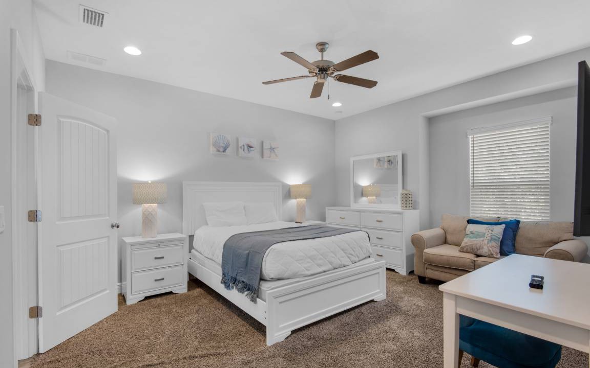 Photo of Bedroom in Crystal Beach