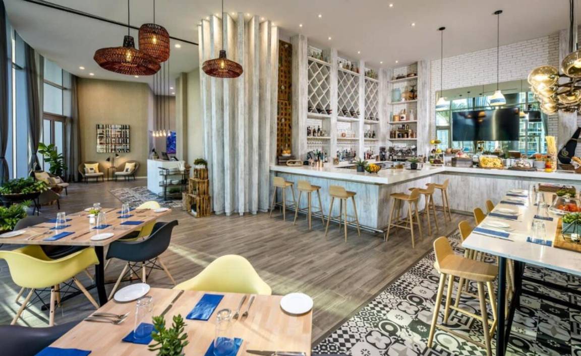 Photo of Livingroom in Hollywood South Central Beach