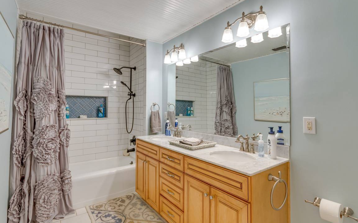 Photo of Bathroom in East Hill