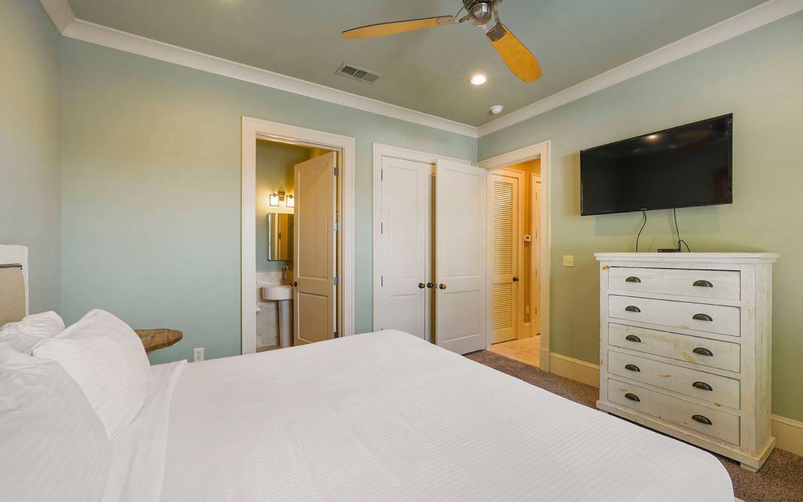 Photo of Bedroom in Emerald Waters Village