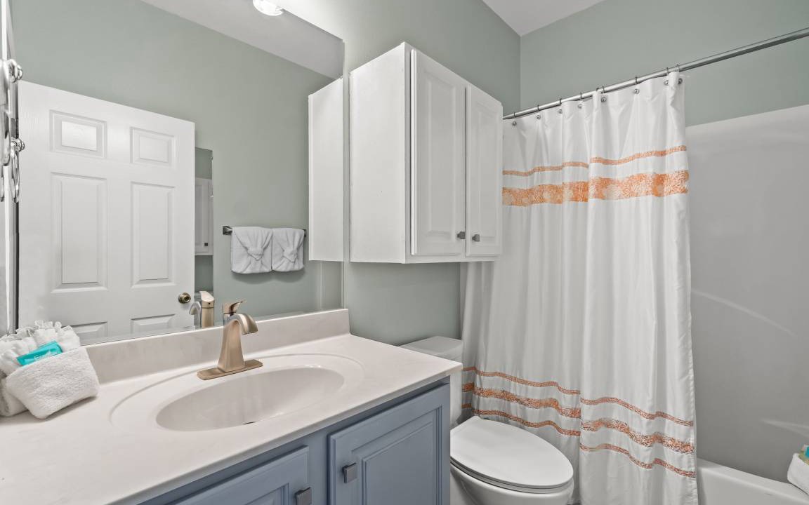 Photo of Bathroom in Avalon Beach Estates