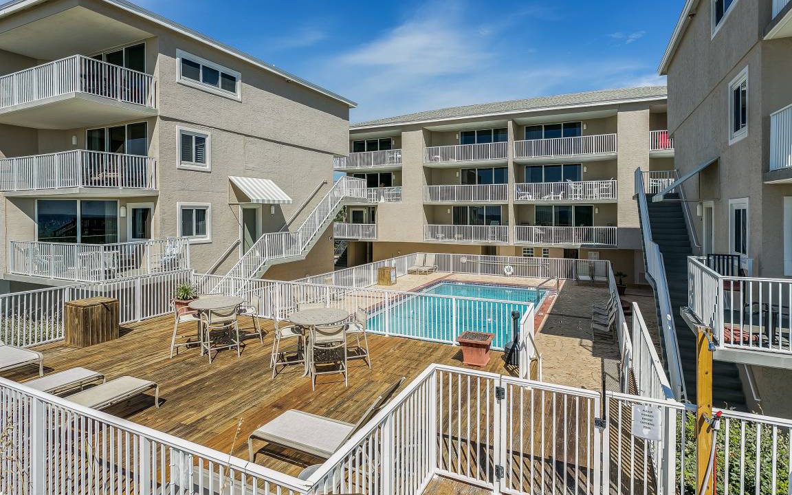 Photo of Patio Balcony in White Sands