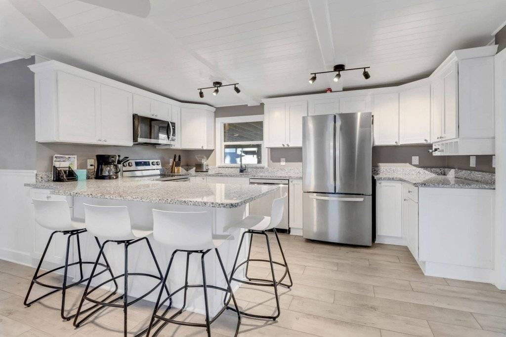 Photo of Kitchen in Mid Island