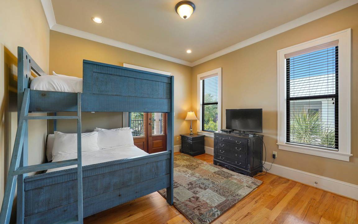 Photo of Livingroom in Emerald Waters Village
