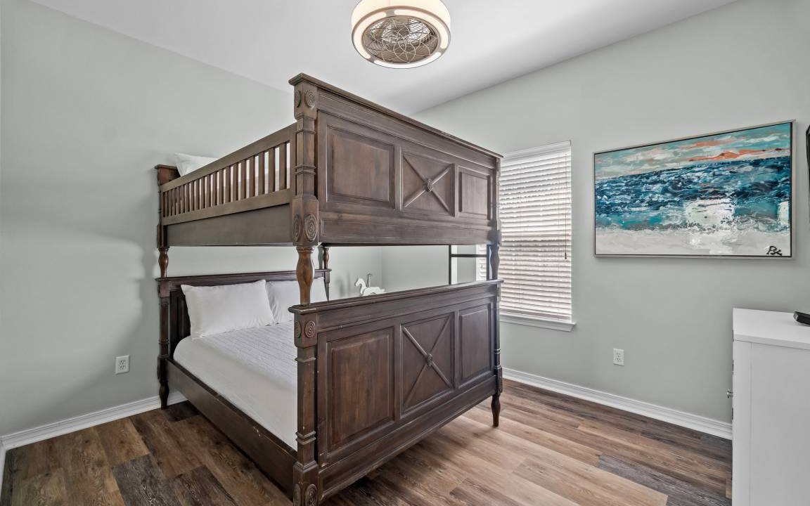 Photo of Bedroom in Avalon Beach Estates