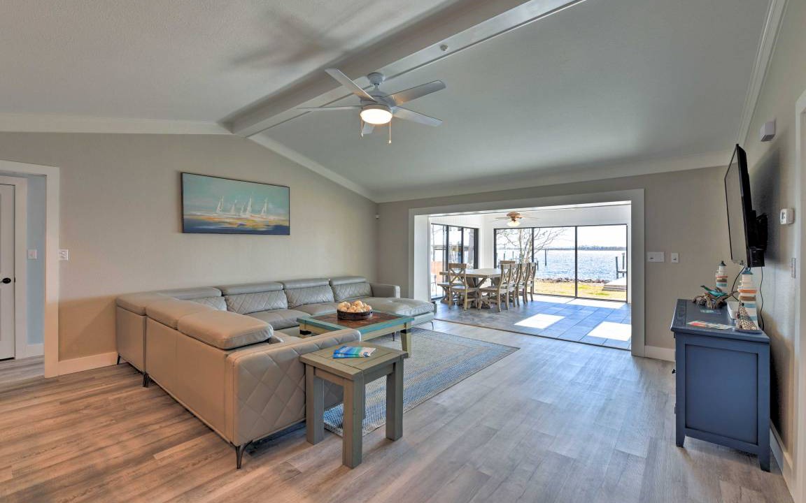 Photo of Livingroom in Florida Panhandle