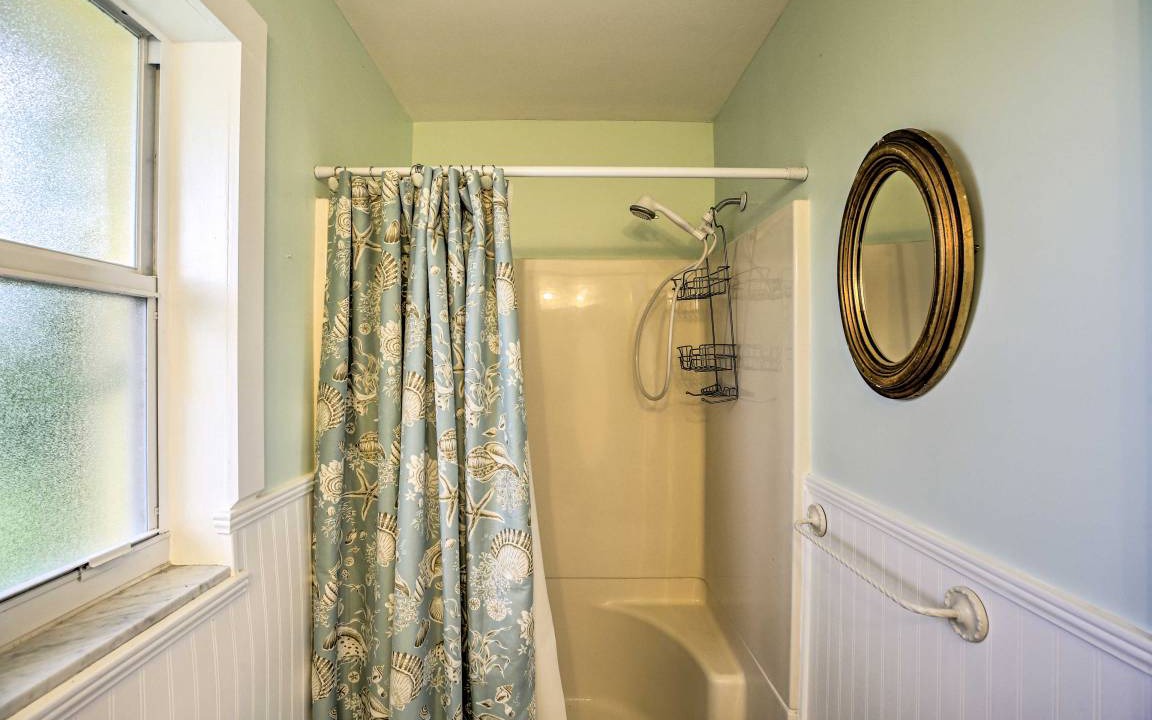 Photo of Bathroom in Caloosahatchee