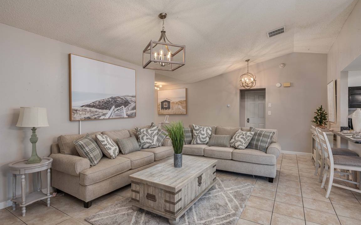 Photo of Livingroom in Auburndale