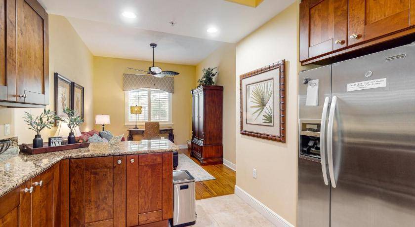 Photo of Kitchen in Royal Harbor