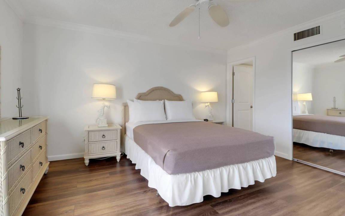 Photo of Bedroom in Mid Island