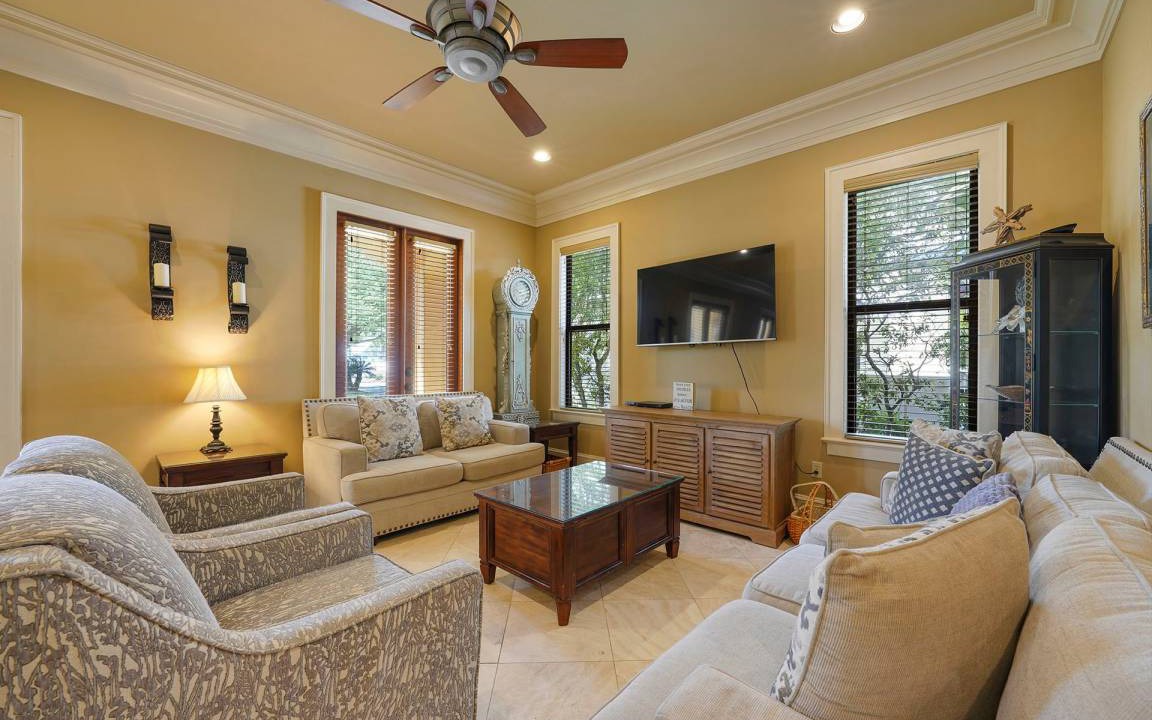 Photo of Livingroom in Emerald Waters Village