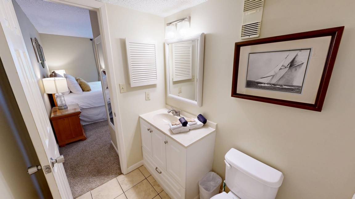 Photo of Bathroom in Holiday Isle