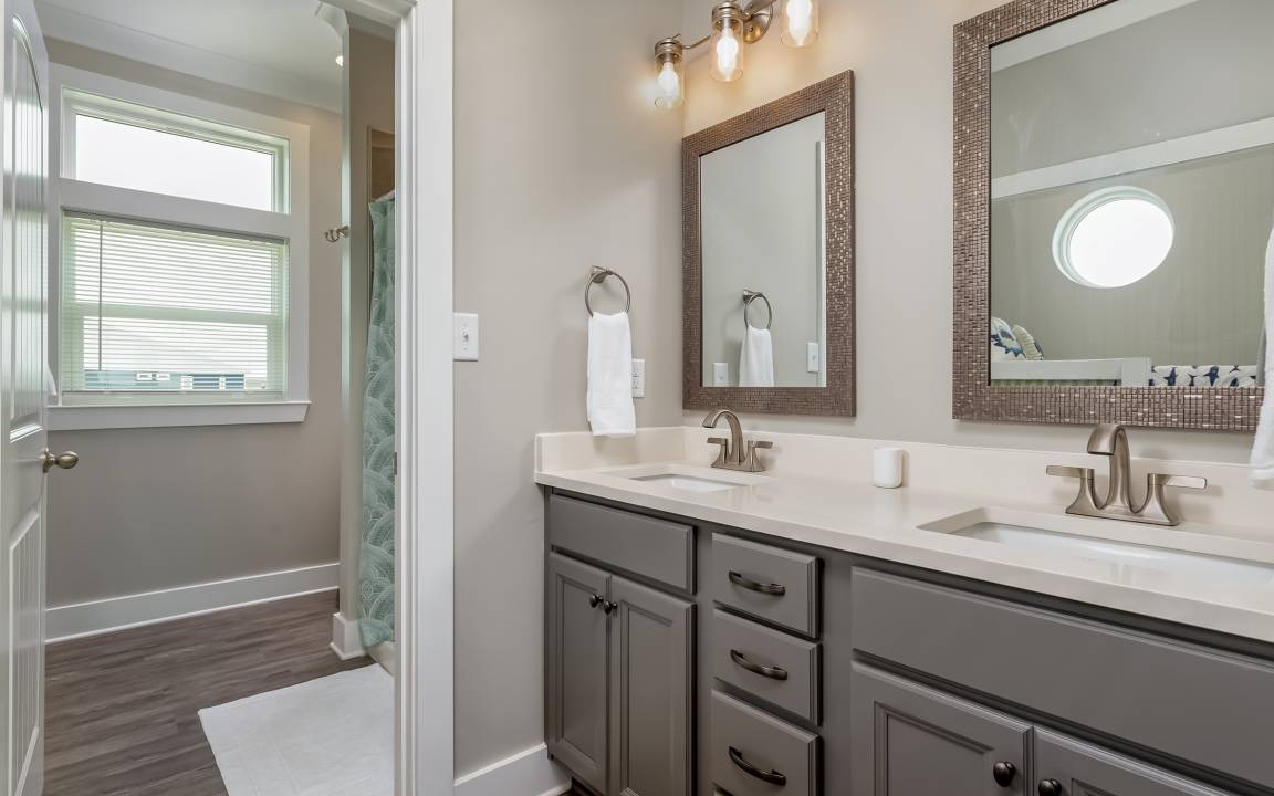 Photo of Bathroom in Dauphin Island