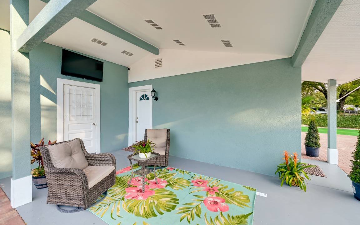 Photo of Patio Balcony in Bearss Plaza