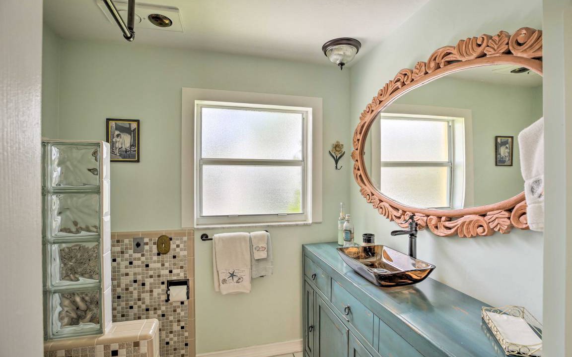 Photo of Bathroom in Caloosahatchee