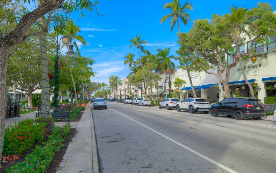 Photo of Others in Old Naples