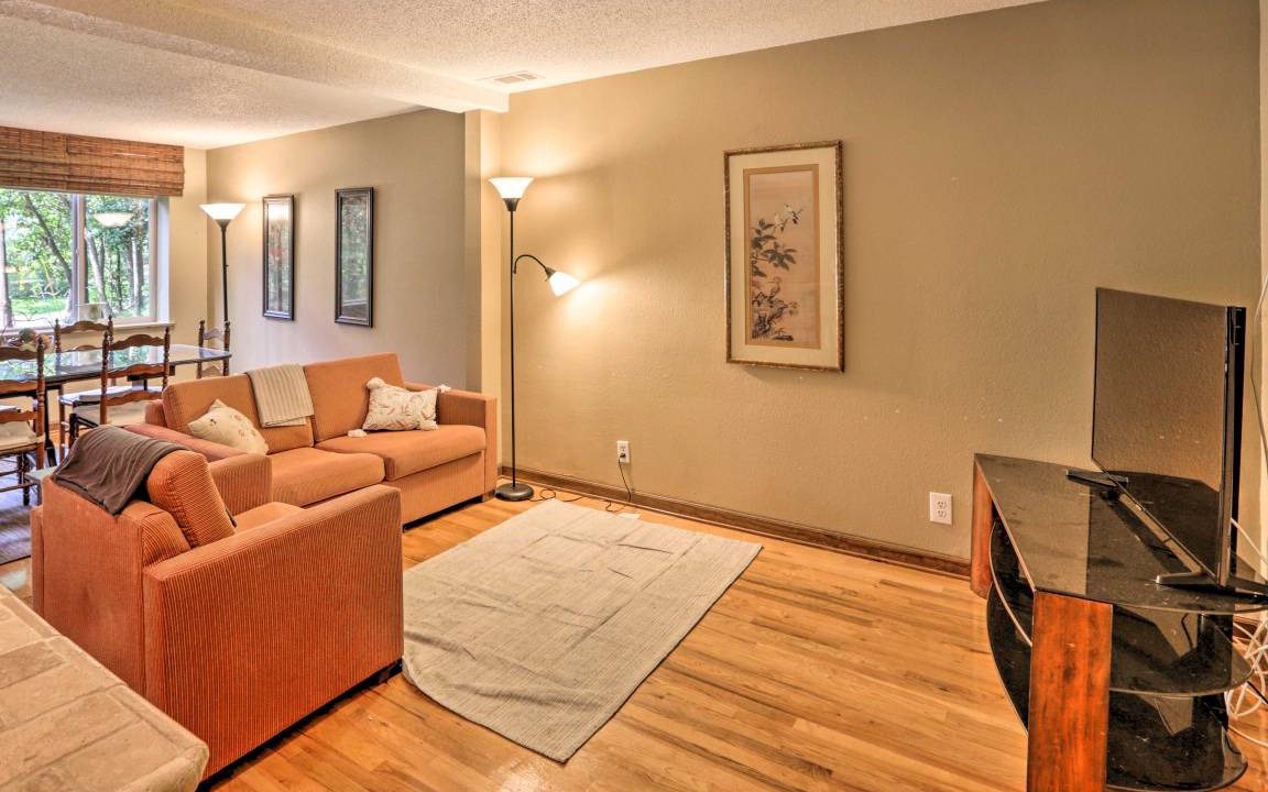 Photo of Livingroom in Tallahassee