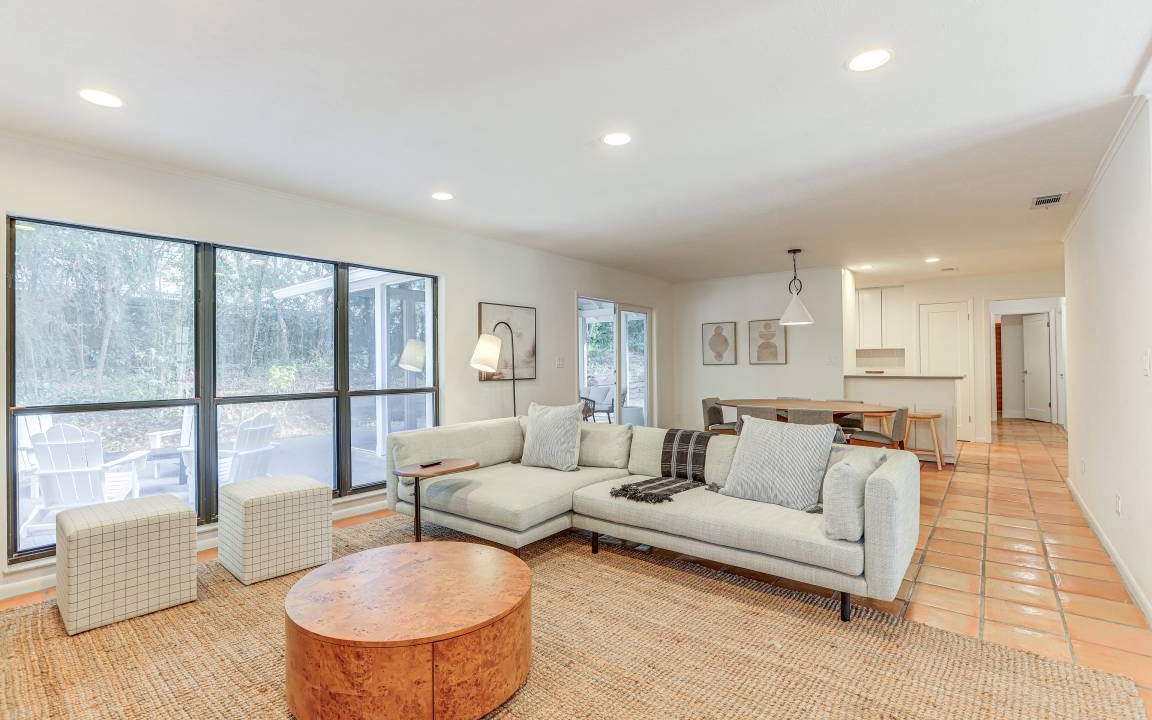 Photo of Livingroom in Gainesville