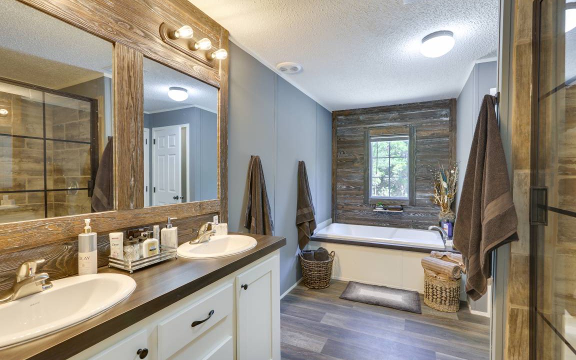 Photo of Bathroom in Perry