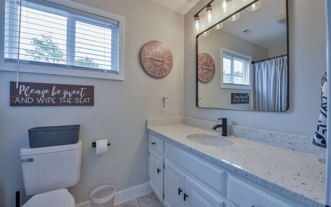 Photo of Bathroom in Taylorville