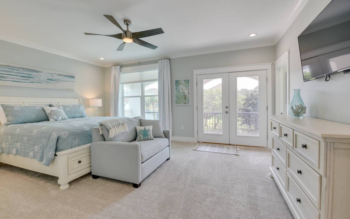 Photo of Others in Avalon Beach Estates