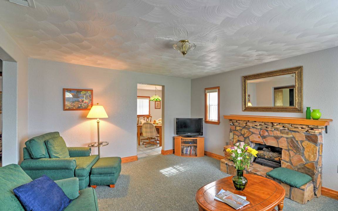 Photo of Livingroom in Swannanoa