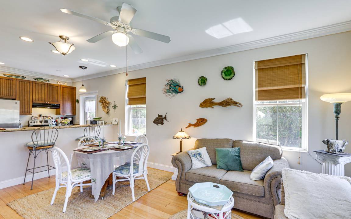 Photo of Livingroom in Carrabelle