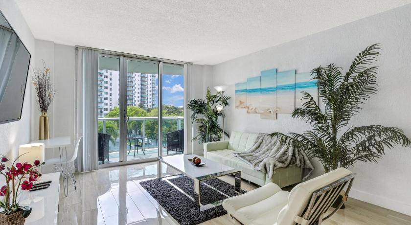 Photo of Others in Sunny Isles Beach