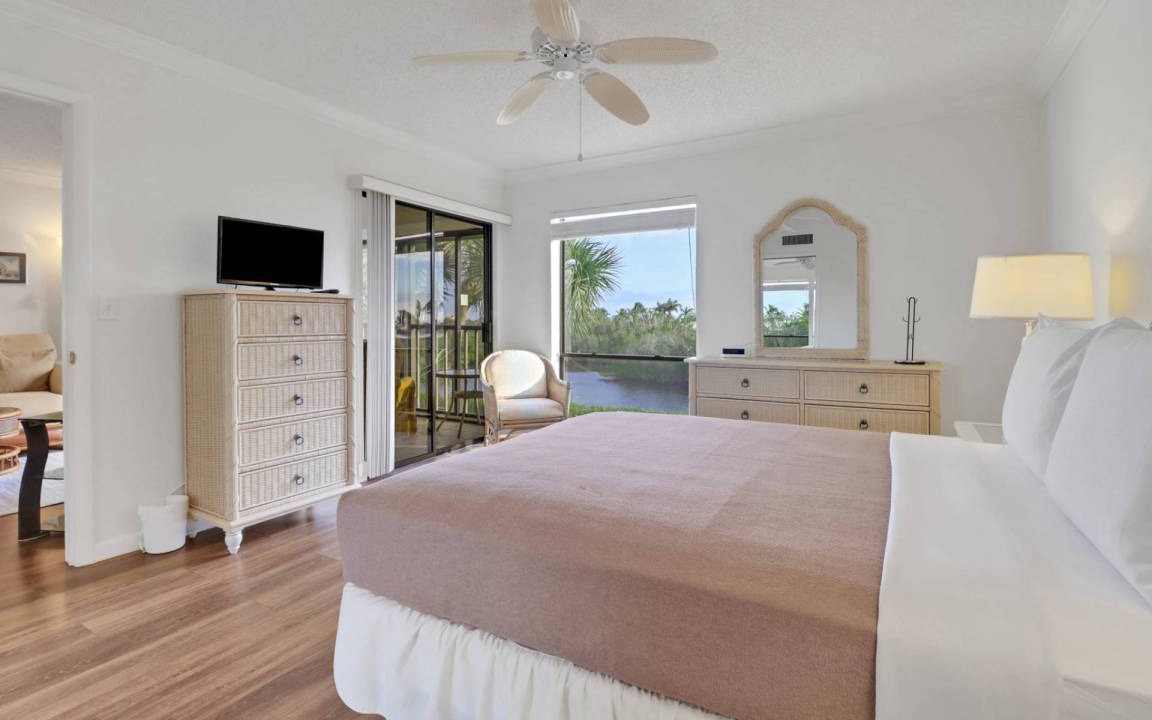 Photo of Bedroom in Mid Island